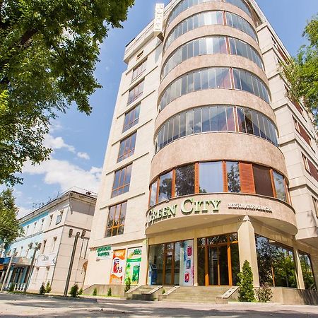 Green City Hotel Bisjkek Buitenkant foto